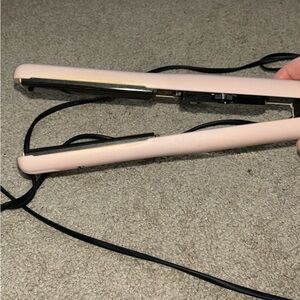 Hair straightener